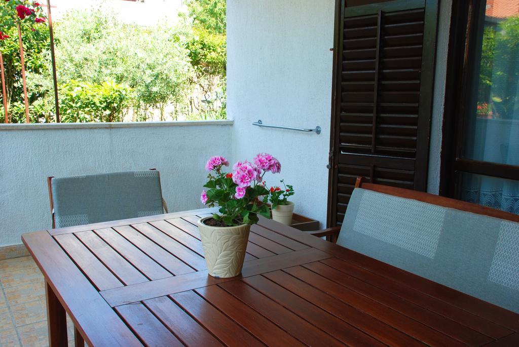 Nada Apartments Poreč Buitenkant foto