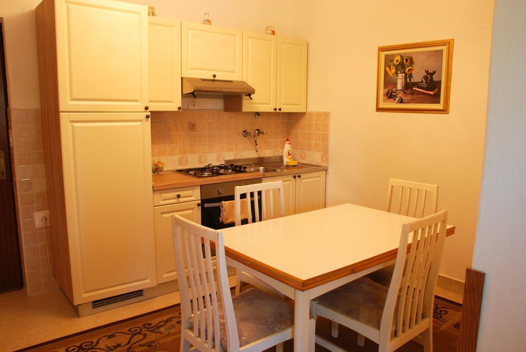 Nada Apartments Poreč Buitenkant foto